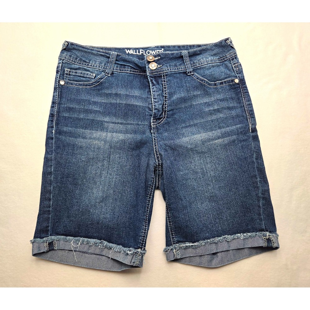 WallFlower Women's Size 14 Luscious Curvy Bermuda Denim Shorts Bling Rhinestone